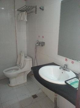 Wuhan Tianlun Holiday Hotel Exterior foto